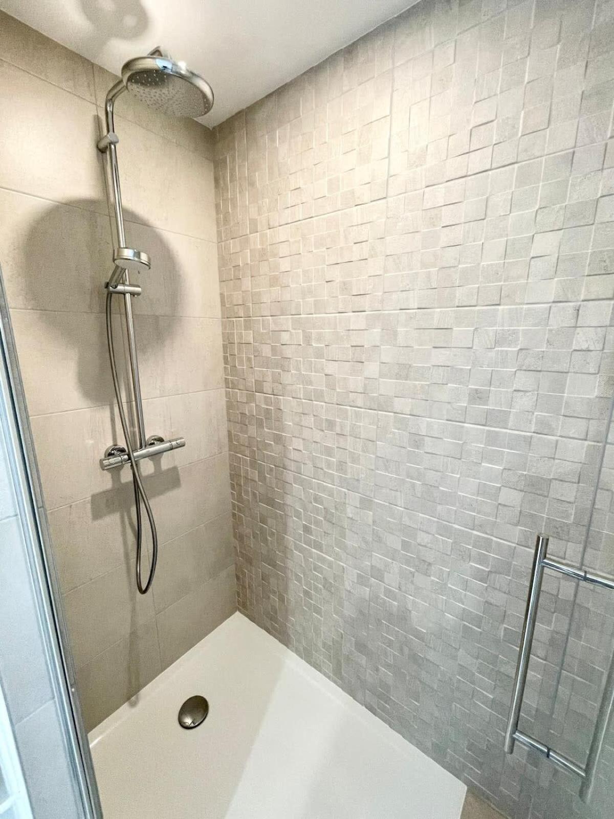Spacieux Appartement Neuf De Standing Hyper Cosy ลาร์มอร์-พลาจ ภายนอก รูปภาพ